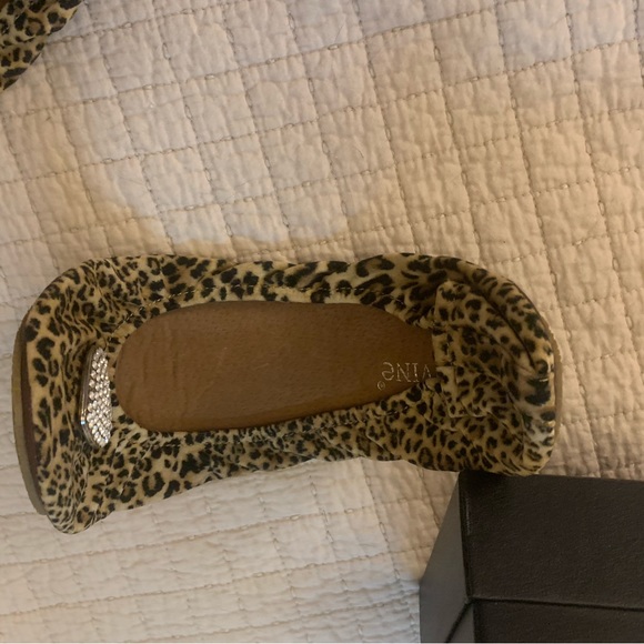 New In Box Cheetah Slippers that Roll Up - Picture 2 of 4